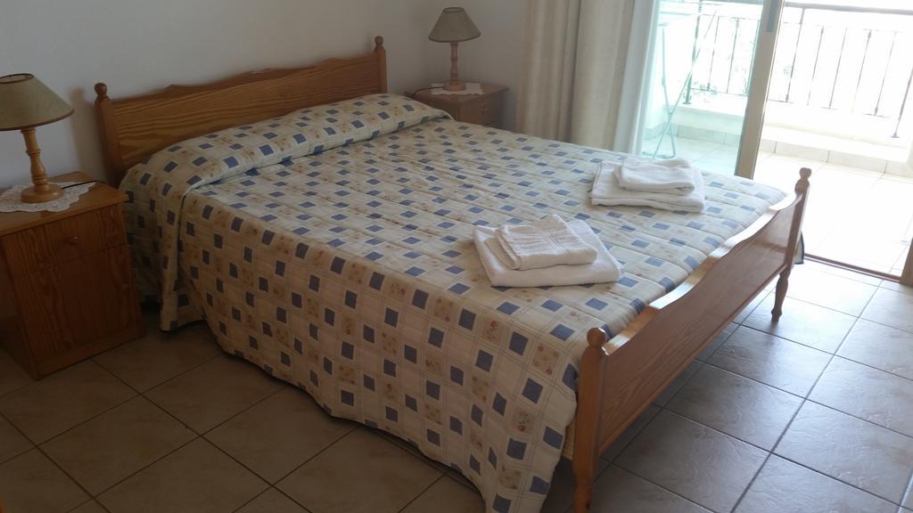 Pissouriana Hotel Apartments Zewnętrze zdjęcie